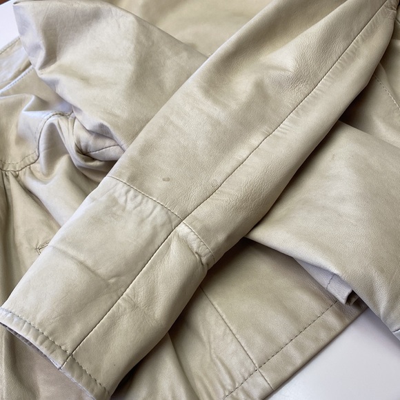 Vintage 90s Danier Leather Cream colour Jacket. - Picture 9 of 11